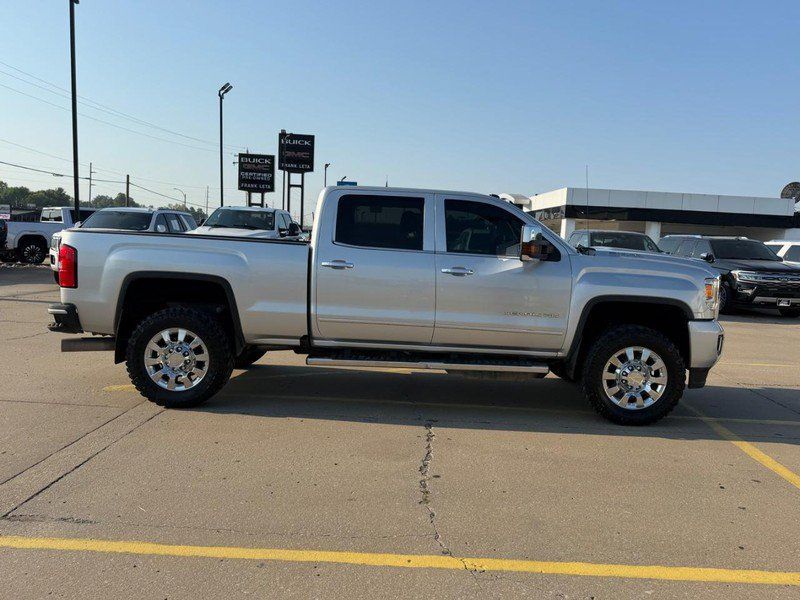 Used 2018 GMC Sierra 2500 Denali w/ Duramax Plus Package AWD/4WD image 2