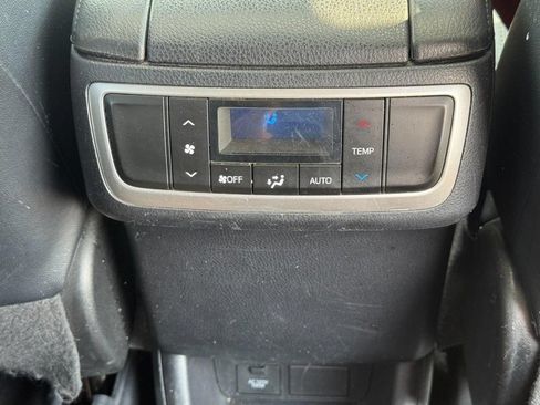 Used 2018 Toyota Highlander XLE w/ Protection Package #3 AWD/4WD image 18