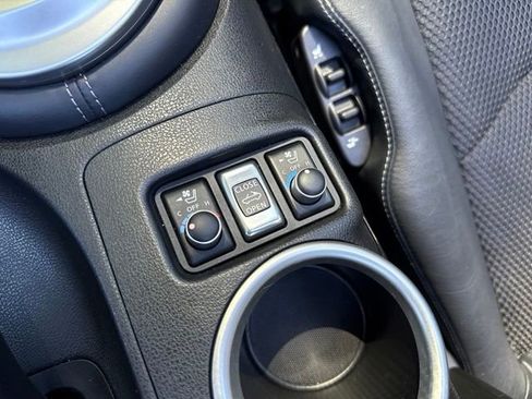 Used 2014 Nissan 370Z Touring w/ Navigation Package RWD image 22