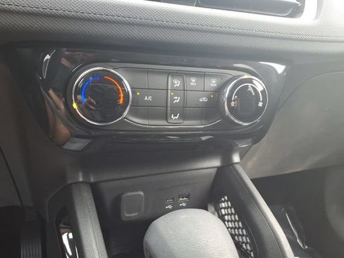 Used 2024 Chevrolet TrailBlazer LT AWD/4WD image 19
