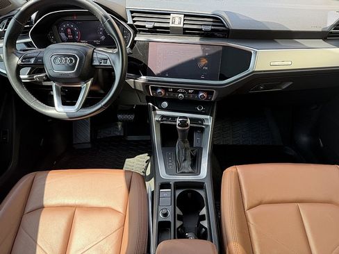 Used 2020 Audi Q3 2.0T Premium w/ Convenience Package AWD/4WD image 10