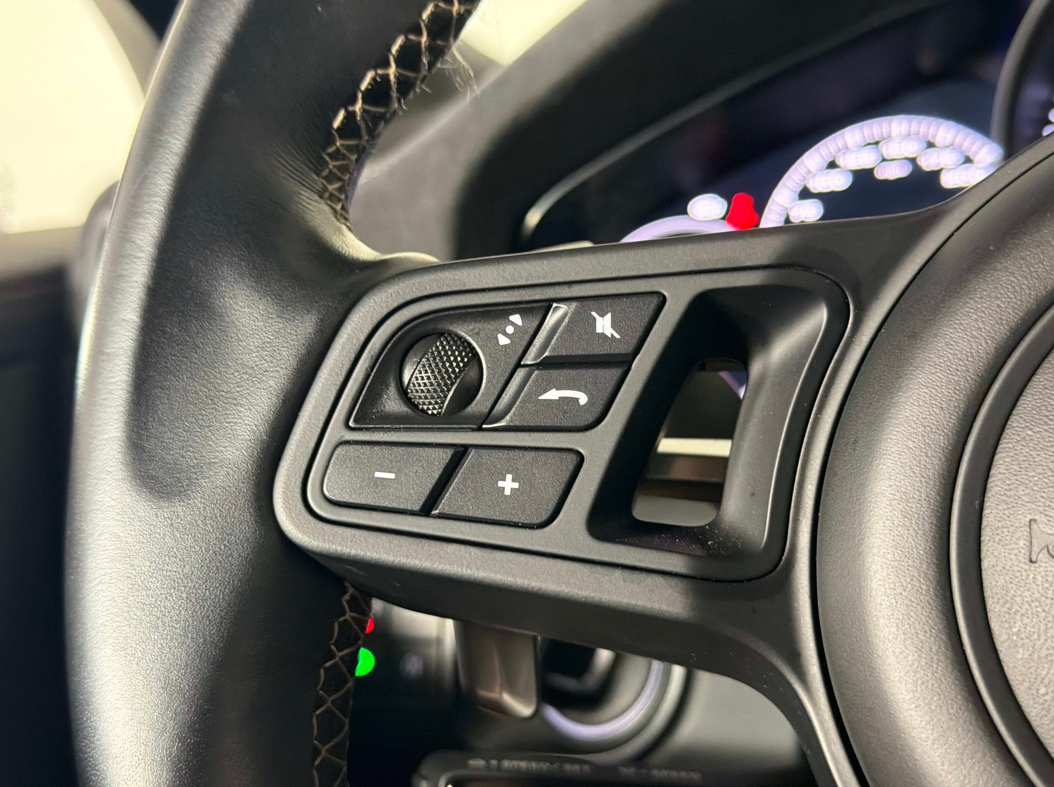 Used 2022 Porsche Cayenne Turbo GT AWD/4WD image 37