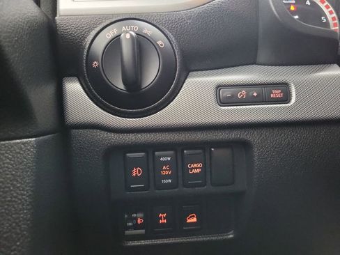 Used 2017 Nissan Titan PRO-4X image 12