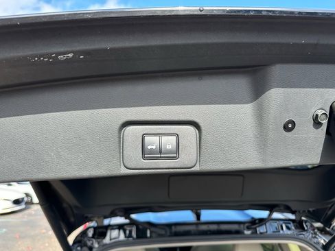 Used 2023 Nissan Rogue SL image 25