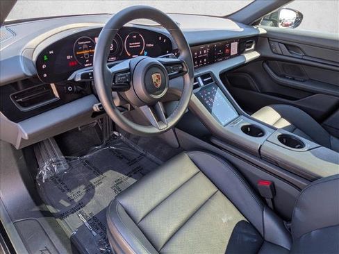 Used 2024 Porsche Taycan image 4