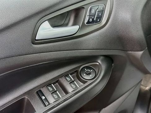 Used 2019 Ford Escape Titanium AWD/4WD image 18