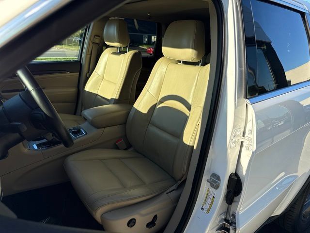 Used 2019 Jeep Grand Cherokee Limited AWD/4WD image 13