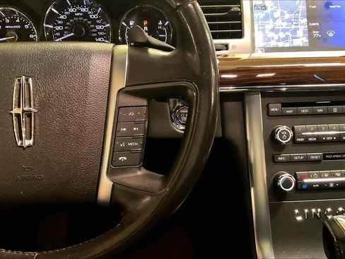 Used 2012 Lincoln MKS image 23