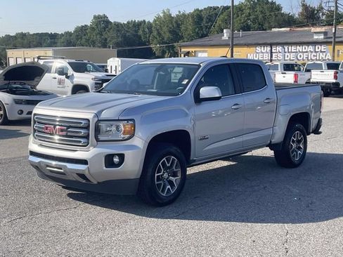 Used 2017 GMC Canyon SLE w/ All Terrain Package AWD/4WD image 9