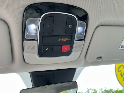 Used 2025 Hyundai Tucson SE FWD image 19
