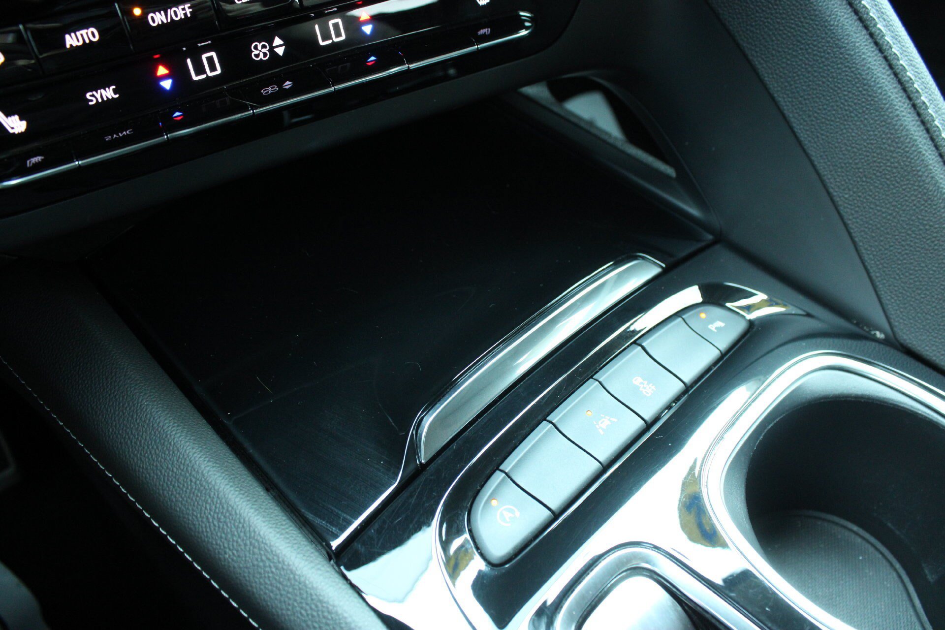 Used 2022 Buick Envision Essence w/ Sport Touring Package FWD image 40