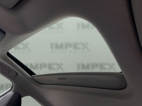 Used 2025 Nissan Sentra SR w/ SR Premium Package image 11