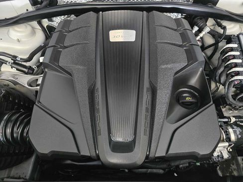 Used 2019 Porsche Macan S AWD/4WD image 9