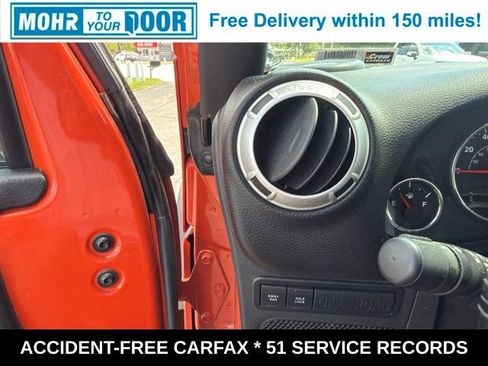 Used 2015 Jeep Wrangler Unlimited Rubicon w/ Connectivity Group AWD/4WD image 16