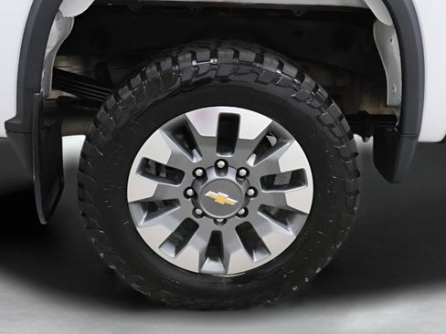 Used 2025 Chevrolet Silverado 2500 Custom w/ Custom Value Package image 32