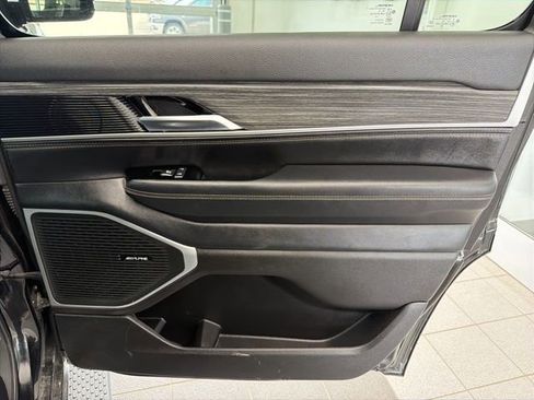 Used 2024 Jeep Wagoneer Series II w/ Flexible Seating Group image 13