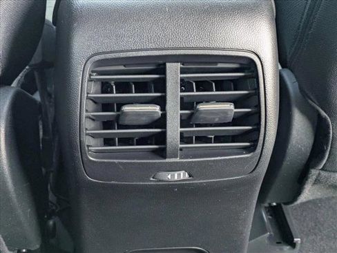Used 2022 Ford Escape SE w/ SE Sport Appearance Package FWD image 17