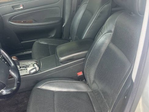 Used 2010 Hyundai Genesis 3.8 w/ Premium Navigation Pkg 3 RWD image 7