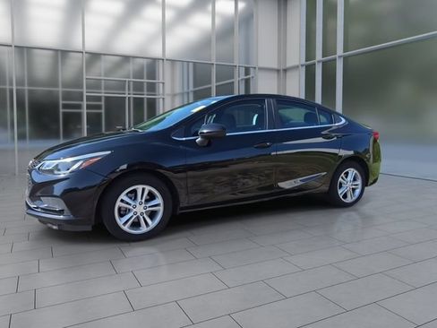 Used 2016 Chevrolet Cruze LT w/ Convenience Package FWD image 4