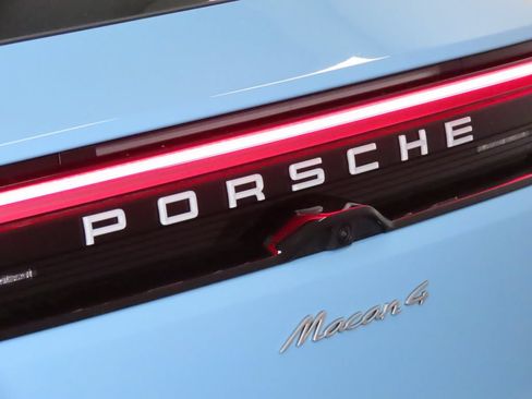 Used 2025 Porsche Macan 4 Electric w/ Premium Package AWD/4WD image 12