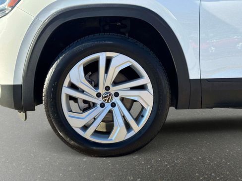 Certified 2022 Volkswagen Atlas SE image 9