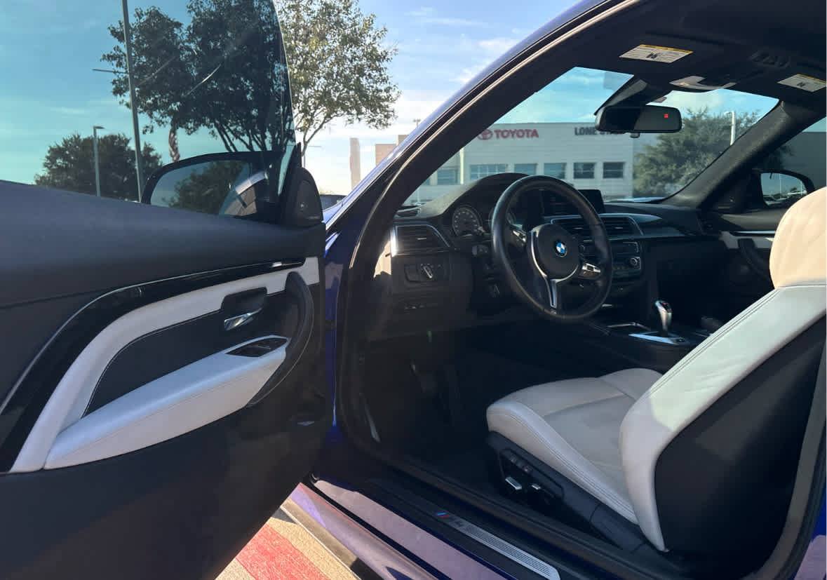 Used 2020 BMW M4 Coupe RWD image 5