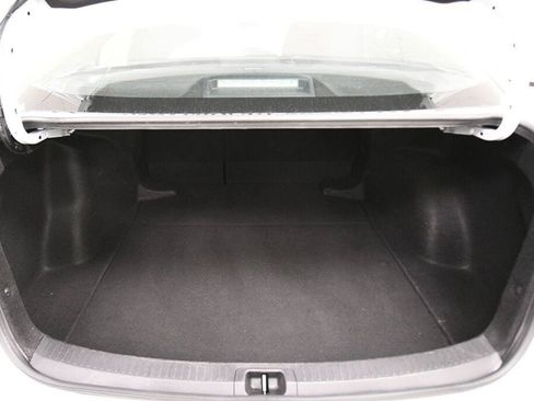 Used 2022 Toyota Corolla LE FWD image 29
