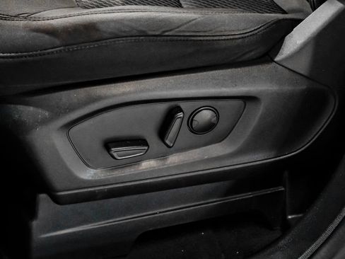 Used 2023 Ford Explorer XLT RWD image 29