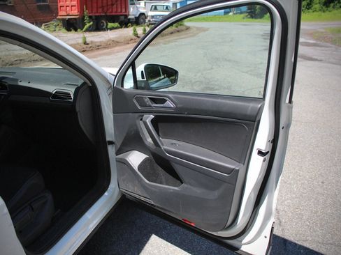 Used 2021 Volkswagen Tiguan SE w/ Panoramic Sunroof Package AWD/4WD image 61