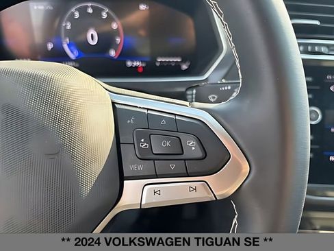 Used 2024 Volkswagen Tiguan SE AWD/4WD image 24