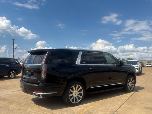 Used 2023 Cadillac Escalade ESV Premium Luxury Platinum AWD/4WD image 24