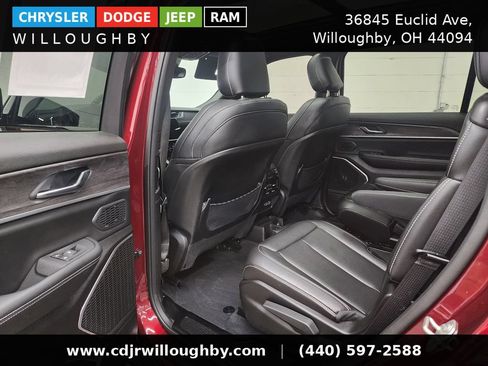Used 2024 Jeep Grand Cherokee L Limited AWD/4WD image 29