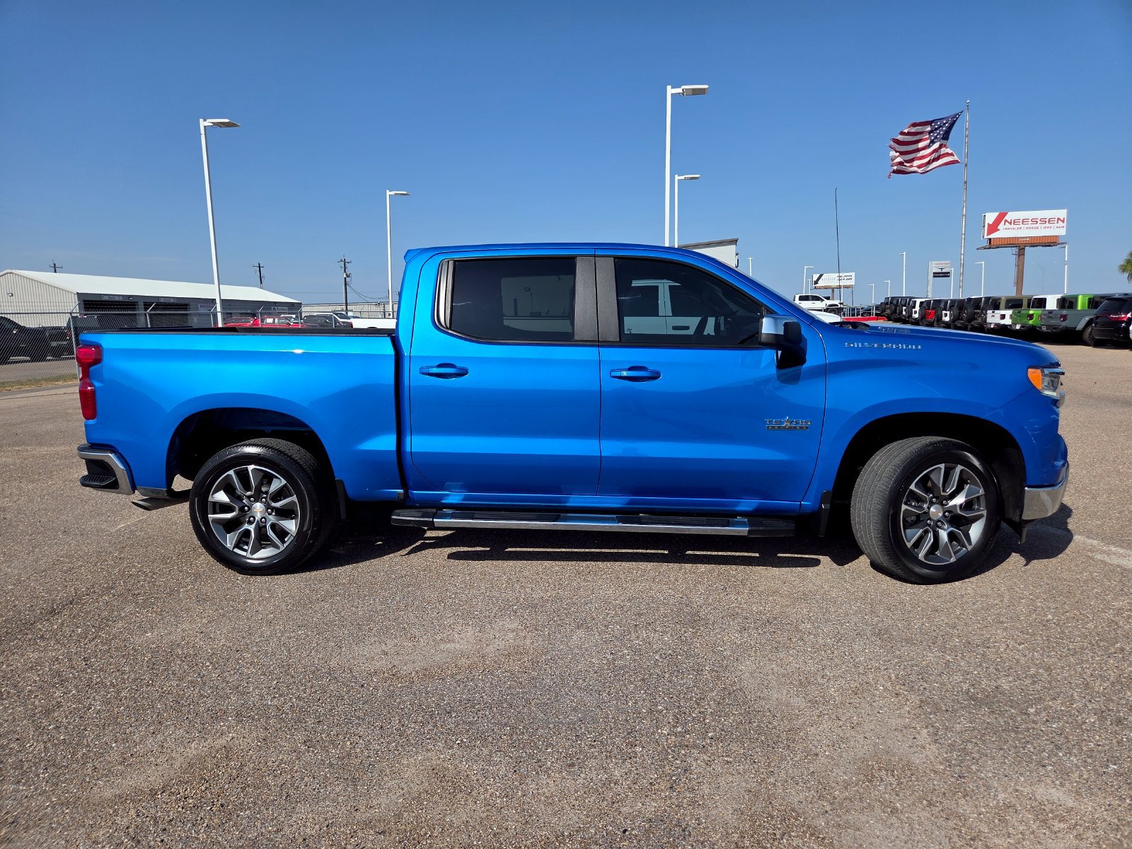 Used 2025 Chevrolet Silverado 1500 LT w/ Texas Edition Plus RWD image 11