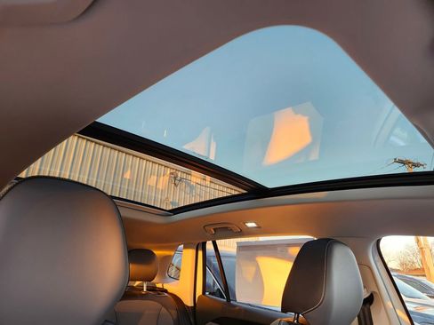 New 2026 Volkswagen Tiguan SE image 16