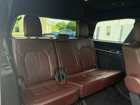 Used 2024 Ford Expedition Limited AWD/4WD image 46