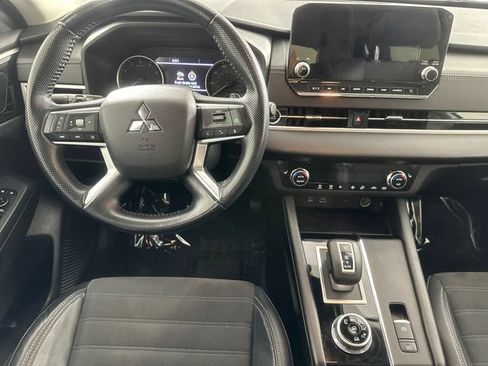 Used 2022 Mitsubishi Outlander SE AWD/4WD image 6