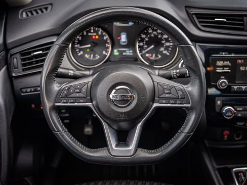 Used 2017 Nissan Rogue SV image 23