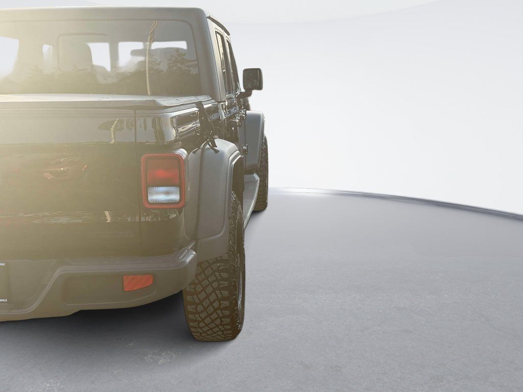 Used 2021 Jeep Gladiator Sport AWD/4WD image 5
