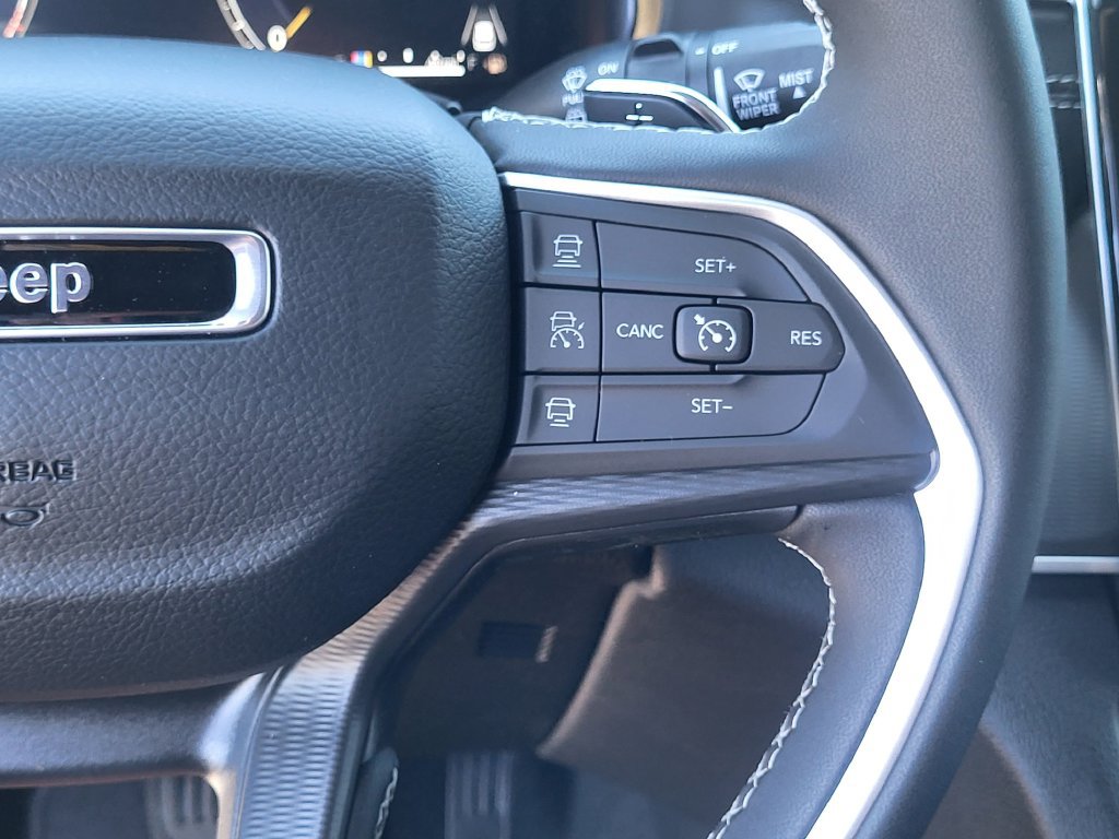 New 2026 Jeep Grand Cherokee Laredo AWD/4WD image 18