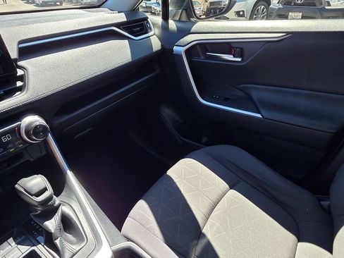 Used 2019 Toyota RAV4 XLE FWD image 36