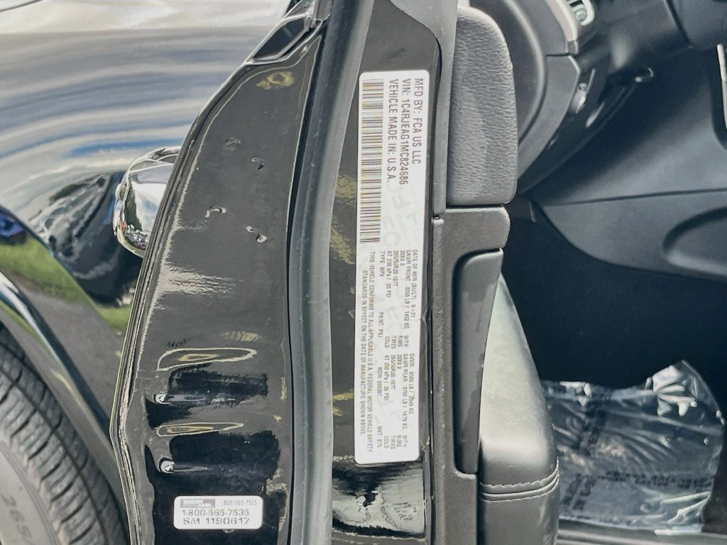 Certified 2021 Jeep Grand Cherokee Laredo X RWD image 31