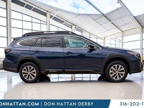 Used 2025 Subaru Outback Premium AWD/4WD image 35