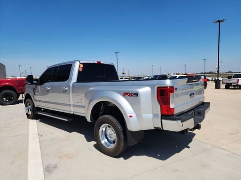 Used 2019 Ford F350 Lariat w/ Lariat Ultimate Package image 4