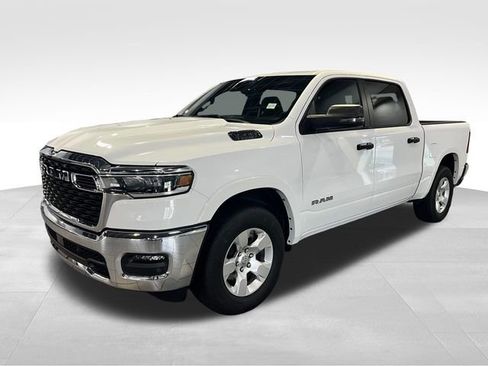 Used 2025 RAM 1500 Big Horn AWD/4WD image 3