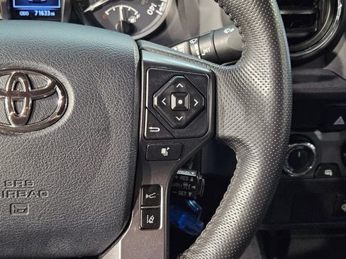 Used 2019 Toyota Tacoma TRD Sport AWD/4WD image 27