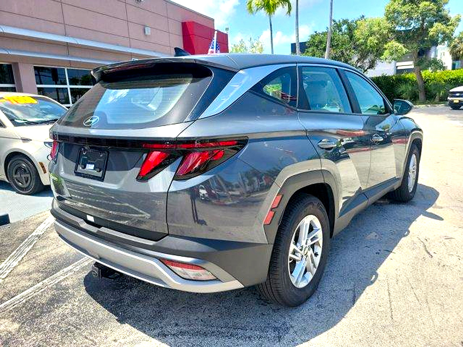 Used 2025 Hyundai Tucson SE FWD image 7