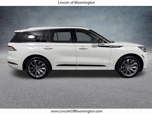Used 2023 Lincoln Aviator Grand Touring w/ Elements Package Plus AWD/4WD image 9