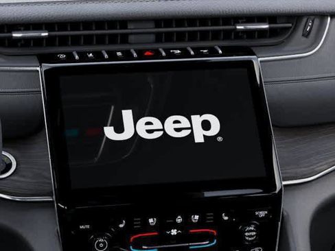 New 2025 Jeep Grand Cherokee Limited w/ Luxury Tech Group II image 43