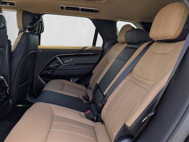 New 2026 Land Rover Range Rover Sport Dynamic SE AWD/4WD image 16
