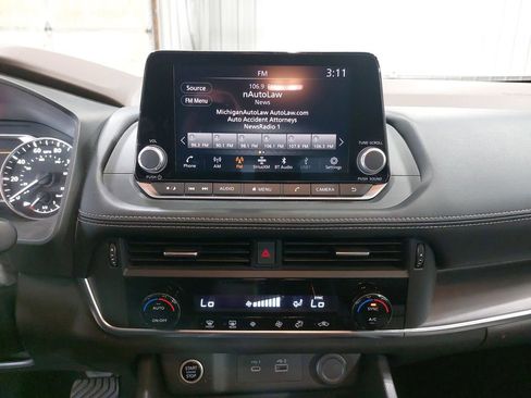 Certified 2023 Nissan Rogue SV AWD/4WD image 19
